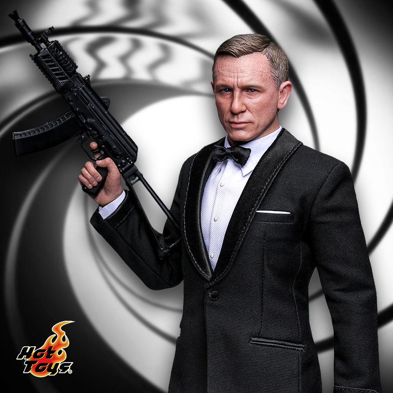 1/6 Daniel Craig as James Bond | HOT TOYS