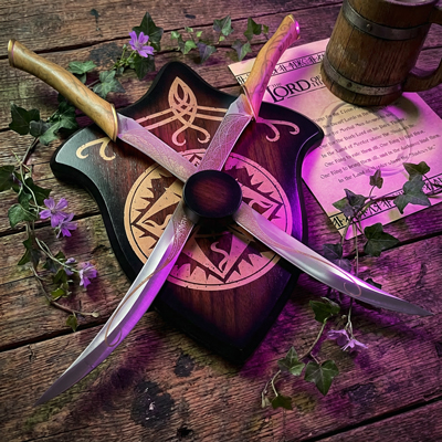 Fighting Knives of Legolas Greenleaf Life-Size Replica | UNITED