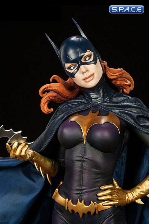 Batgirl Premium Format Figure (DC Comics)