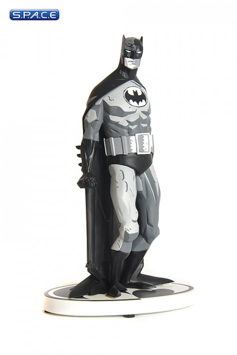 Batman Statue by Mike Mignola 2nd Edition (Batman Black and White)