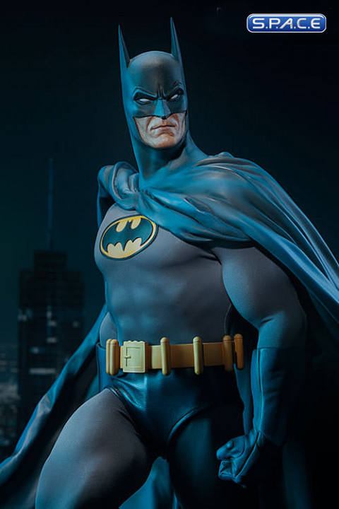 Batman Modern Age Premium Format Figure (DC Comics)