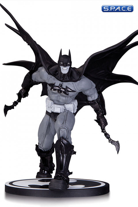 Batman Statue by Carlos DAnda (Batman Black and White)