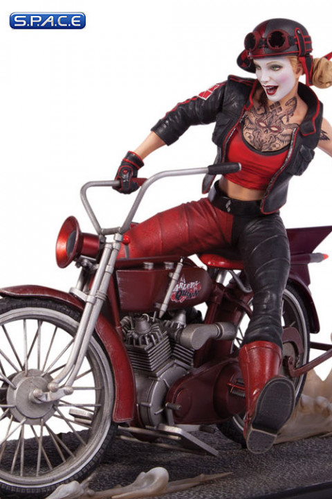 Harley Quinn Statue (Gotham City Garage)