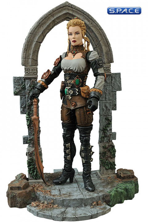 Monster Hunter Lucy Westenra (Universal Monsters Select)