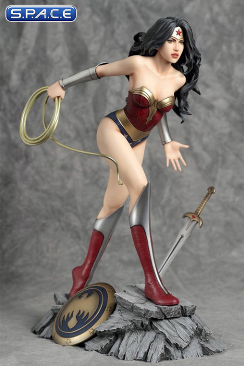 Wonder Woman Statue by Luis Royo (Fantasy Figure Gallery)