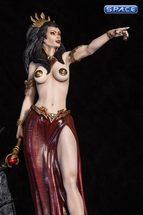Queen of Vampires Statue Version 2