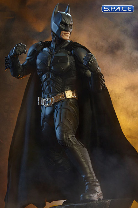 Batman Premium Format Figure (Batman: The Dark Knight)