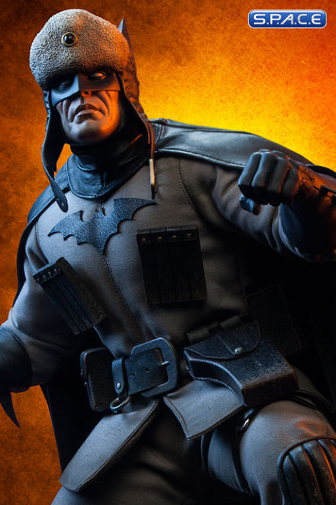 Batman Red Son Premium Format Figure (DC Comics)