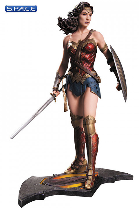 Wonder Woman Statue (Batman v Superman: Dawn of Justice)
