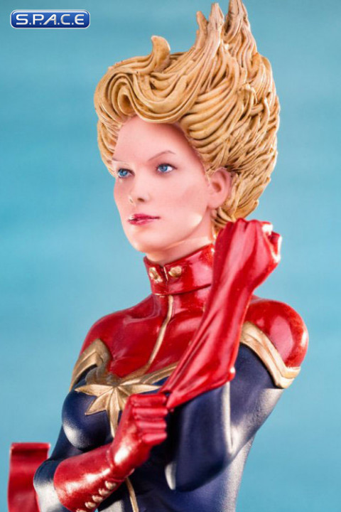 1/10 Scale Captain Marvel Statue (Marvel)