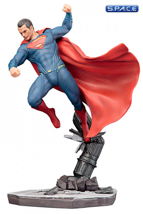 1/10 Scale Superman ARTFX+ Statue (Batman v Superman: Dawn of Justice)