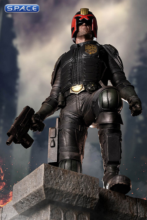 1/4 Scale Judge Dredd Statue (2000 AD)