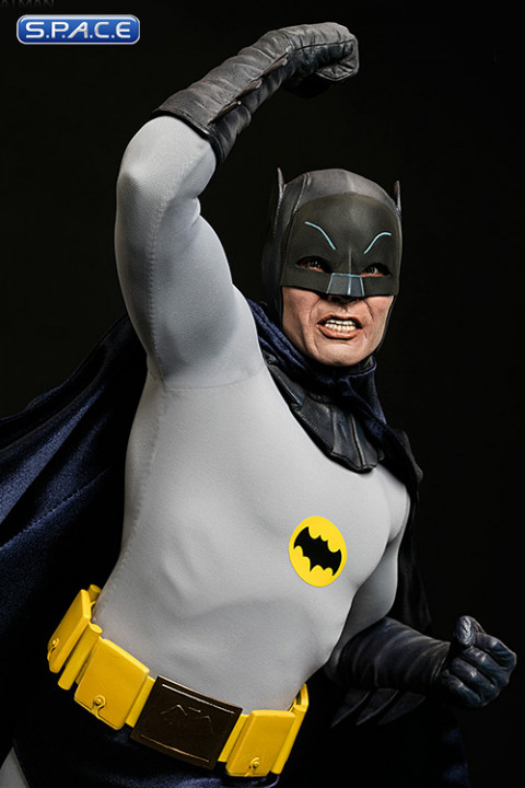 Batman Premium Format Figure (Batman 1966)