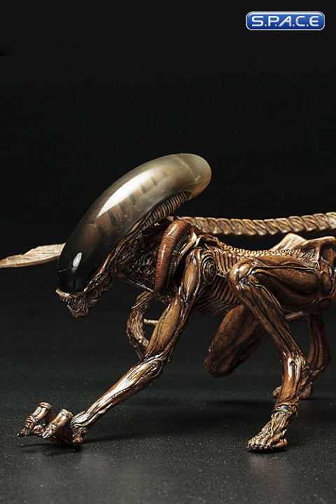 1/10 Scale Dog Alien ARTFX+ Statue (Alien)