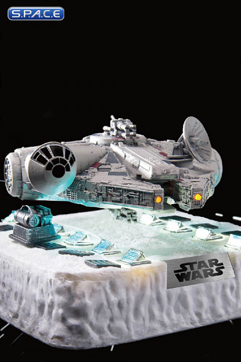 Floating Millennium Falcon Egg Attack EA-020 (Star Wars)