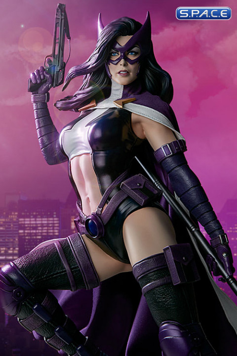 Huntress Premium Format Figure (DC Comics)