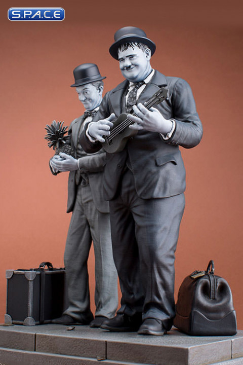 Stan Laurel & Oliver Hardy Old & Rare Statue (Honolulu Baby)