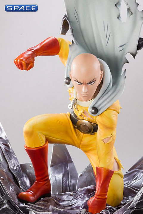 Saitama PVC Statue XTRA (One Punch Man)