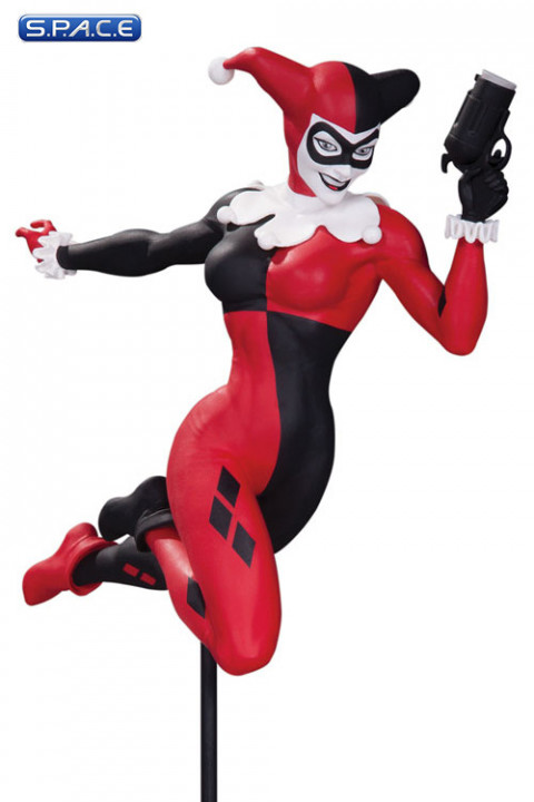 Harley Quinn Statue by Terry Dodson (DC Comics Red, White & Black)