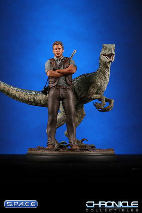 Owen and Blue Statue (Jurassic World)