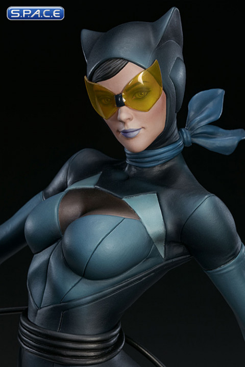 Catwoman Statue from Stanley Artgerm Lau Artist Series (DC Comics)