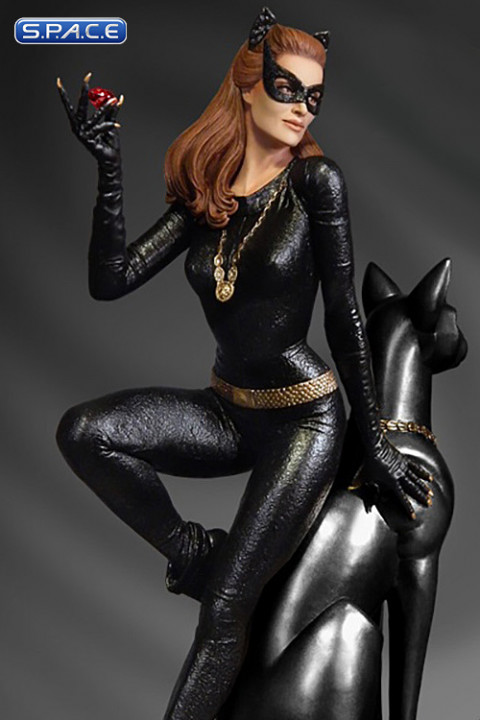 Catwoman Maquette Ruby Edition (Batman Classic Collection)