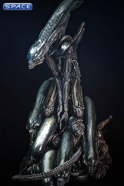 Alien Pile Statue (Aliens)
