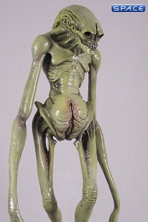 Alien Newborn Statue (Alien Resurrection)