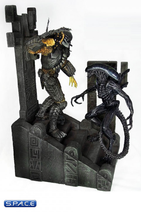 Scar Predator vs. Grid Alien (Alien vs. Predator)