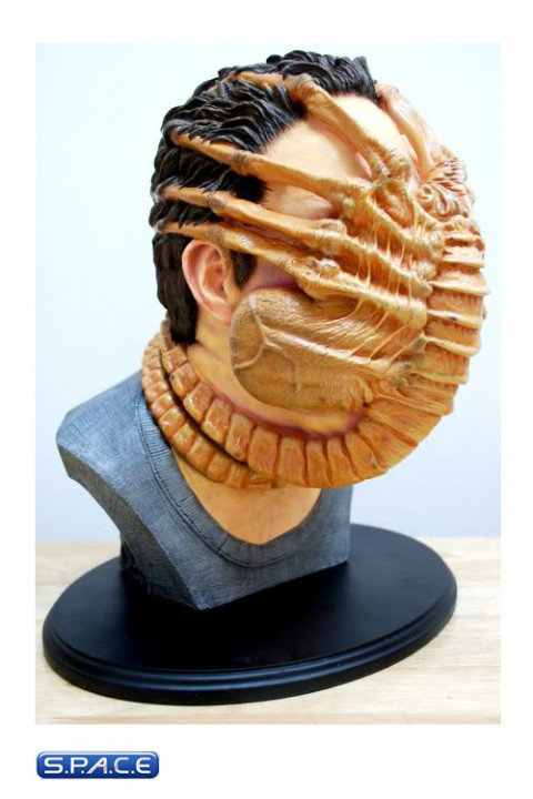 Life-Size Alien Face Hugger