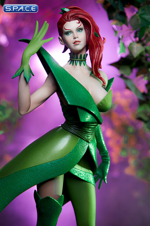 Poison Ivy Statue from Stanley Artgerm Lau Artist Series (DC Comics)