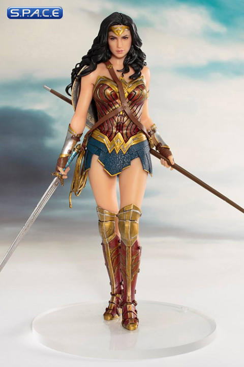 1/10 Scale Wonder Woman ARTFX+ Statue (Justice League)