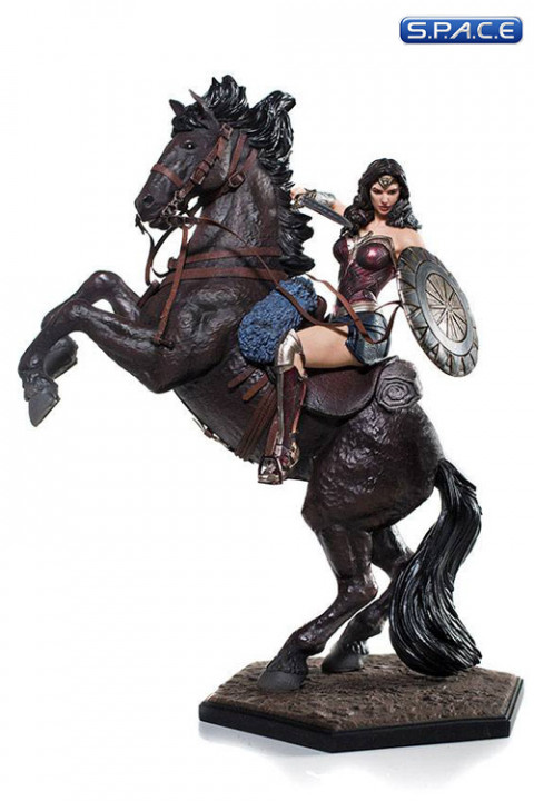 1/10 Scale Wonder Woman Deluxe Statue (Wonder Woman)