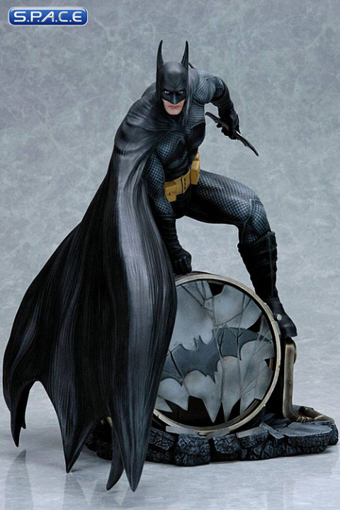 Batman PVC Statue by Luis Royo (Fantasy Figure Gallery)