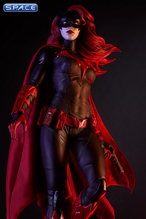 Batwoman Premium Format Figure (DC Comics)