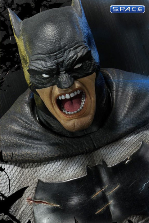 1/3 Scale Batman Premium Bust (Batman - The Dark Knight Returns)