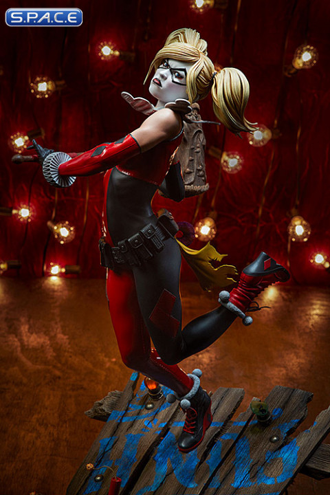 Harley Quinn Premium Format Figure (DC Comics)