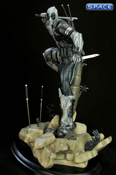 1/6 Scale Deadpool Uncanny X-Force Version Statue by Erick Sosa