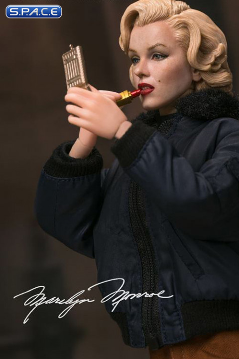 1/6 Scale Marilyn Monroe in Military Outfit