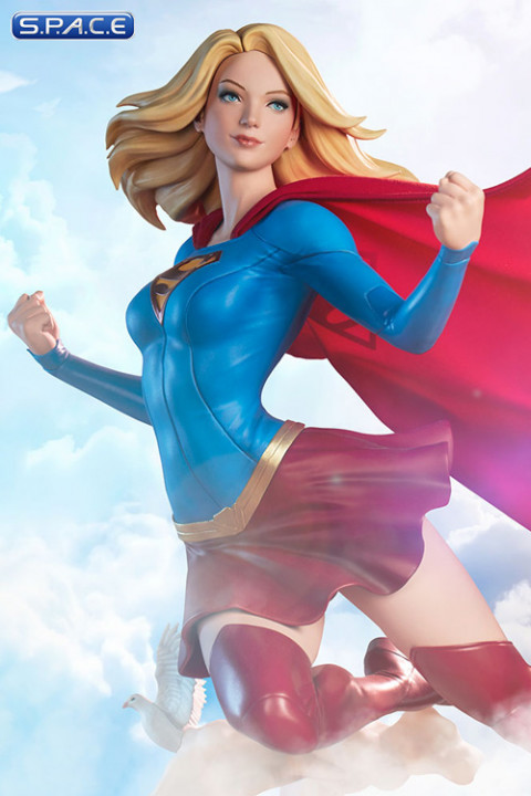 Supergirl Premium Format Figure (DC Comics)