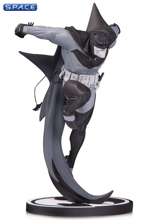 White Knight Batman Statue by Sean Murphy (Batman Black & White)