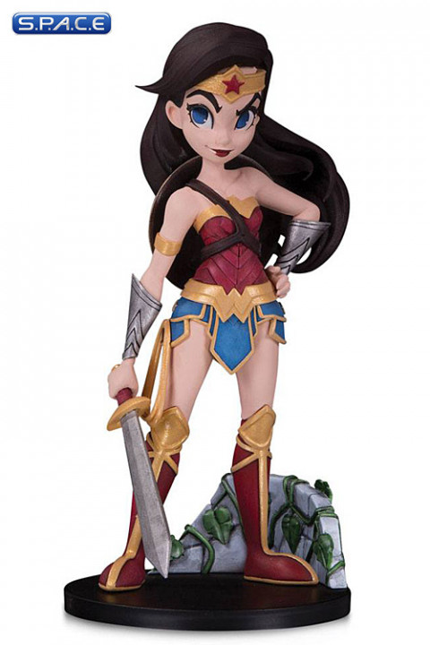 Wonder Woman Statue by Chrissie Zullo (DC Artist Alley)