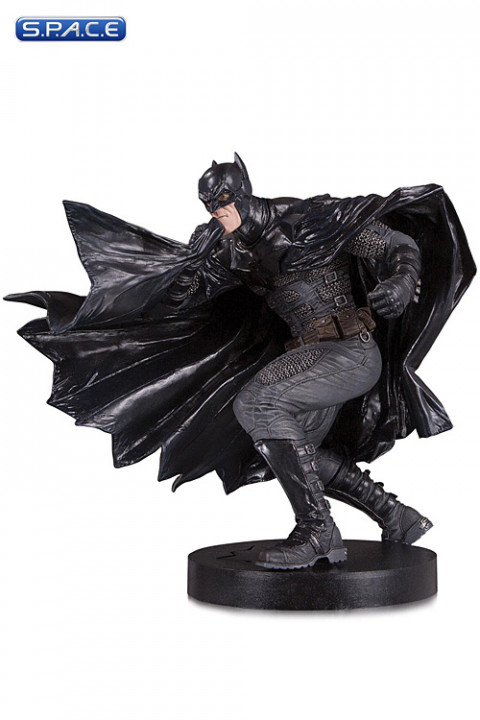 Black Label Batman Designer Series Statue by Lee Bermejo (DC Comics)