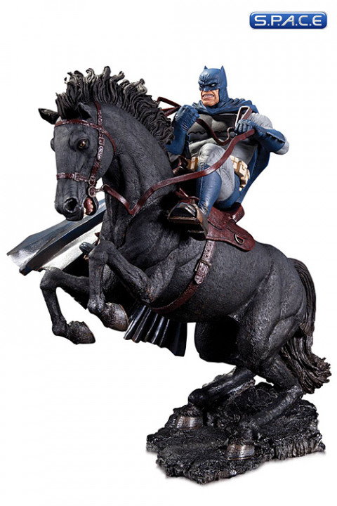 Batman - A Call to Arms Mini-Statue (Batman - The Dark Knight Returns)