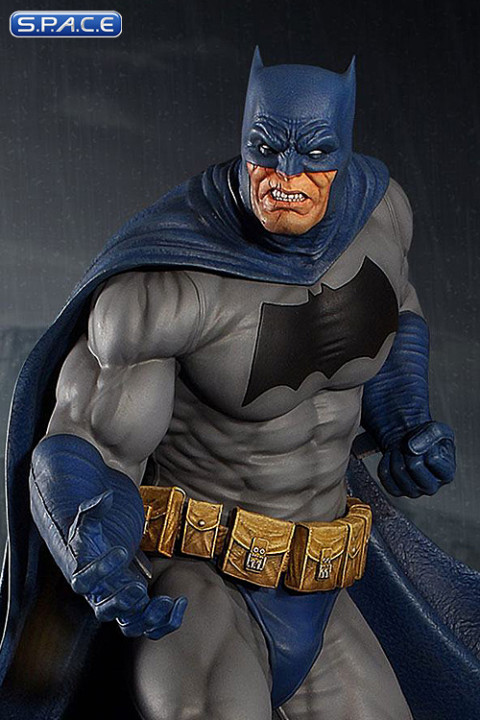 Batman Dark Knight Maquette (DC Comics)