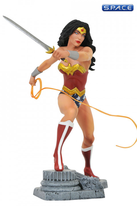 Wonder Woman Lasso Gallery PVC Statue (DC Comics)