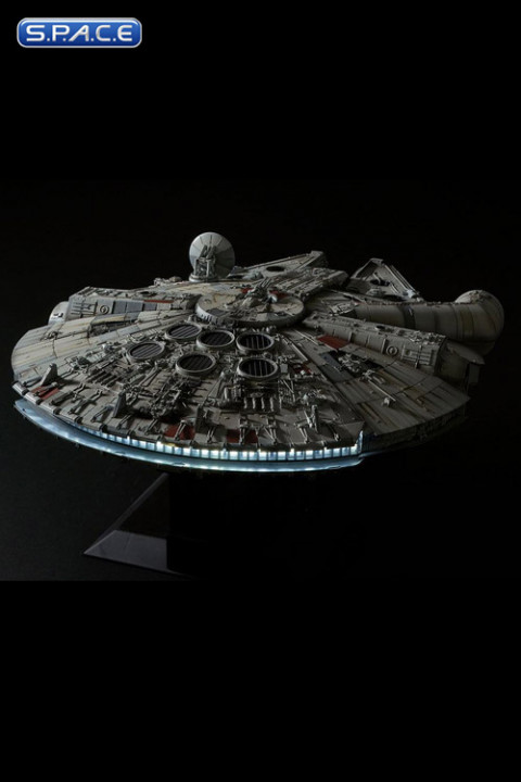 1/72 Scale Millennium Falcon Perfect Grade Plastic Model Kit (Star Wars)