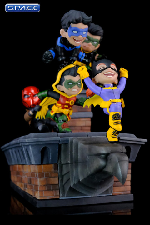 Gotham Rooftop Q-Master Diorama (DC Comics)
