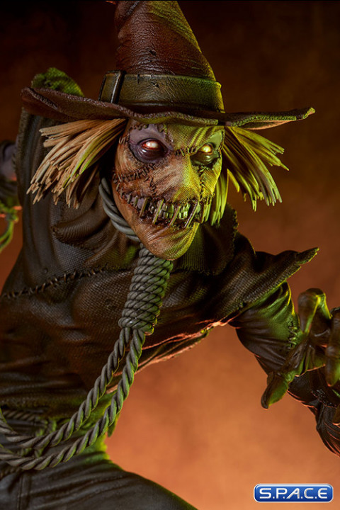 Scarecrow Premium Format Figure (DC Comics)