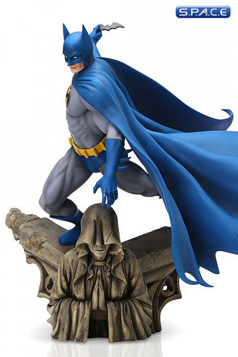 Batman Statue (DC Comics)